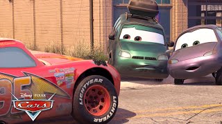 Rayo McQueen Pide Ayuda a los Visitantes | Pixar Cars