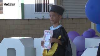 De Vrije School had een drive-thru graduation - Weekkrant