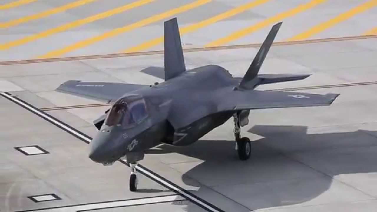 VMFA-121 Conducts F-35B Lightning II FCLP Training At MCAS Yuma - YouTube