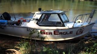 River trip in an old de Havilland half cabin boat with Mercury 100 h/p outboard September 2013