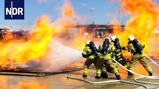 Feuer am Flughafen – Feuerwehr probt für den Ernstfall | Wie geht das? | NDR Doku