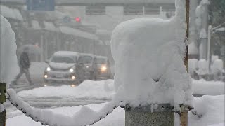 北陸道で雪が原因の事故相次ぐ…連日の大雪に住民も悲鳴「もうダメ…」大雪は24日にかけて続く見込み　交通の乱れに注意・警戒を　新潟 (25/02/22 18:09)