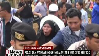 Ratusan simpatisan mantan ketua DPRD Sumut bentrok dengan Polisi - iNews Pagi 04/10