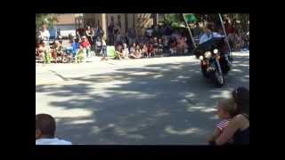 Caleb High Fives a Shriner