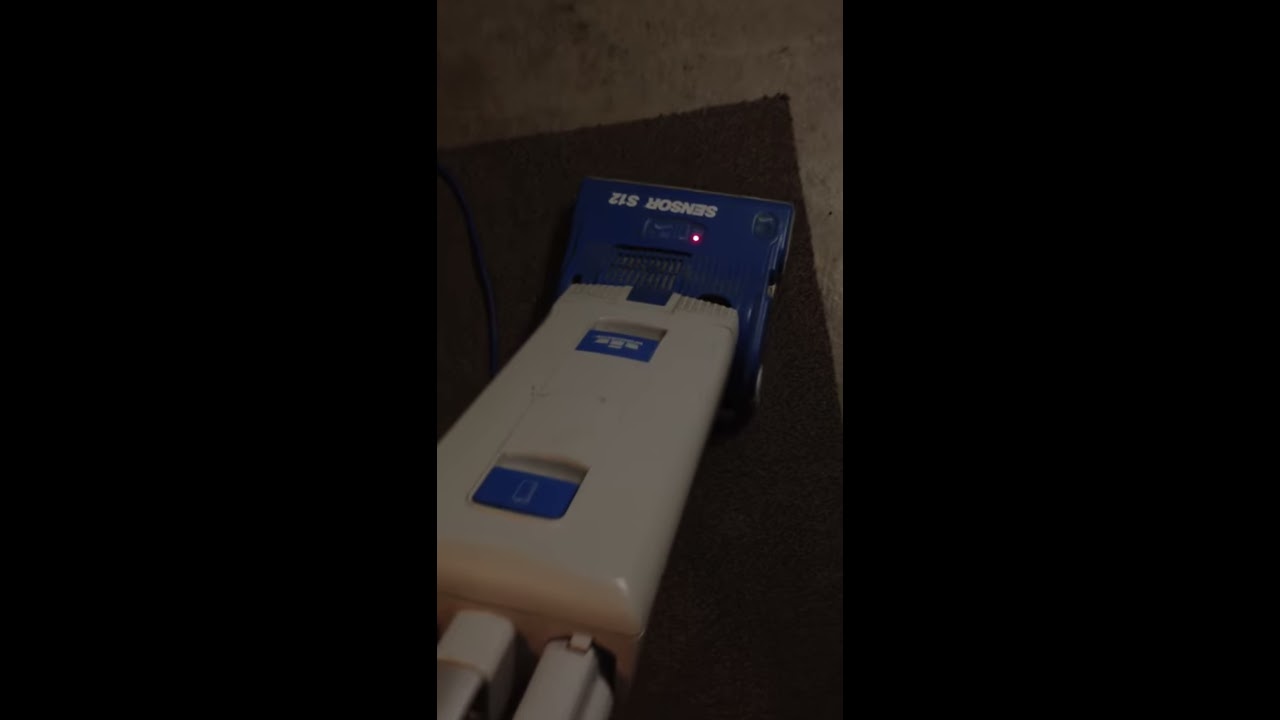 WINDSOR Sensor S12 Commercial Vacuum TESTING !!!! - YouTube