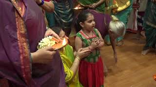 Jagadguru blesses a child