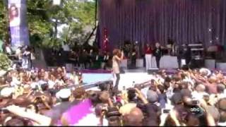 Whitney Houston 'I'm Every Woman' LIVE - Good Morning America 02/09/09