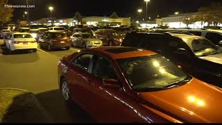 Williamsburg Premium Outlets Packed For Black Friday