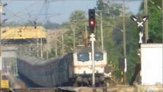 Lallaguda WAP-7 East Coast rejoices roller coaster gradients!