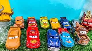 Looking For Lightning McQueen : Rocket McQueen, Mack, MIss Fritter, Dr.Feelbad, Tow Mater, Cruz, Red