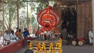 Kathivanoor Veeran Theyyam - Vengara