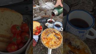 Пикник у реки в Ленобласти| Готовим колбаски с яйцом и сыром #природа #лес #спб #ленобласть #пикник