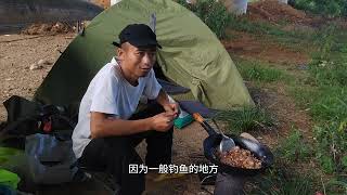 这桥洞住的很舒服，决定在这休息一天