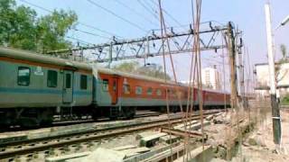 IRFCA - 12954 A K Rajdhani arriving Mumbai late in afternoon