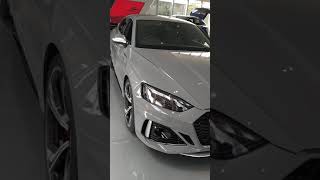 自動車新車試乗購入アウディRS5