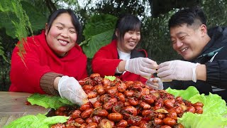 Pangmei cuisine : having spicy crayfish tails with sister today . so satisfying 