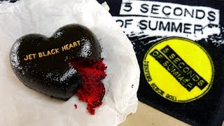 5 SECONDS OF SUMMER JET BLACK HEART CAKE