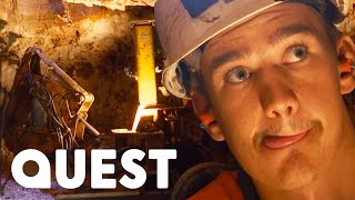 20 Year Old Risks His Life By Driving A 1 Ton Digger | Opal Outback Hunters