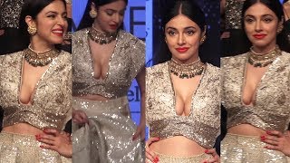 Divya Khosla Kumar Oops Moment While Ramp Walk 2020