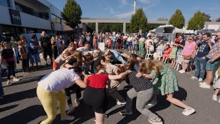 Eeklo danst voor de Geestelijke Gezondheid - FLASHMOB