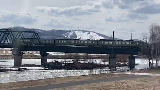 721系 滝川行き普通列車 旭川〜近文間の鉄橋で撮影しました。