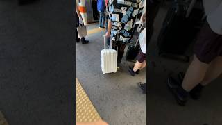 【大垣駅】これも台風7号の影響？？？大混雑の普通米原行きに乗り込むシーン#shorts