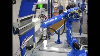 Cella robotizzata Robocone 900 con pressa piegatrice elletrice CNC CoastOne + Motoman-Yaskawa robot