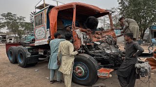 “Amazing & Dangerous Truck Repair Process | Pakistan Engineering Miracle