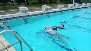 Mike taking SwimSafer Bronze (Stage 4) test @ Queenstown swimming pool - 20221016(4)