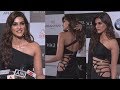 Download Kriti Sanon Showing Hot Assets at The Red Carpet of Vogue Woman of The Year Awards In Mp4 3Gp Full HD Video