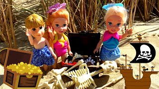Treasure Hunt | Elsa and Anna Toddlers | Pirate Ship | Sandy Beach | Kids Treasure Hunt | Kristoff
