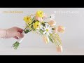 a romantic bouquet for an elegant bride easy arm sheaf bouquet diy