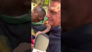 Bolsonaro escorrega e cai ao cumprimentar apoiadores em Belo Horizonte #shorts