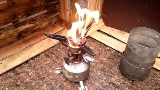 M-1942 US Army gasoline stove firing up