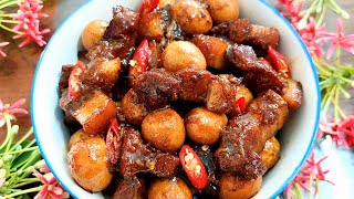 Thịt kho trứng cút nước dừa