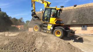 JCB Hydradig