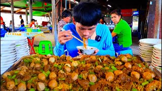 ก๋วยเตี๋ยวเรือเนื้อสะดุ้ง10บาทสูตรเข้มข้นแซ่บคักหลายครับพี่น้องMUKBANG EATING SHOW/โก้อีสานพาแดก