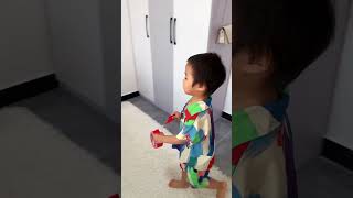 爸爸又在睡懒觉，看儿子怎么治他 ！#cute baby#baby#萌娃#搞笑日常 #人类幼崽#小米宝