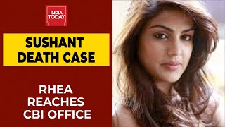 Sushant Singh Rajput's Death Case: Prime Accused Rhea Chakraborty Reaches CBI Office