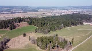 Isny im Allgäu [ 700 NHN ] März 2022 mit südlichem Umland. Drohne DJI Mini2 in 4 K . 2:40  Rückflug.