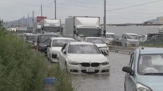 愛知県東部で広い範囲で浸水　豊川市で多くの車が立往生　豊橋市で水没車内で男性死亡　JR名古屋駅では長い行列も