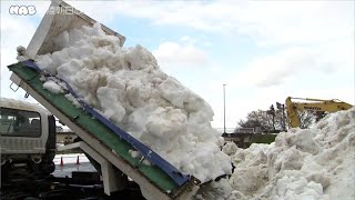 石川県内の大雪は一段落も雪捨て場には続々と車