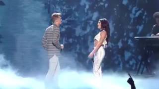 The Chainsmokers Ft.Halsey -Closer live VMAS