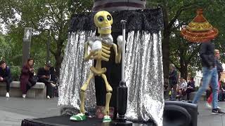 JAMAICA FAREWELL Skeleton puppet singing and dancing