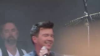 Rick Astley - Never Gonna Give You Up - live at V Festival 2016 (Weston Park)