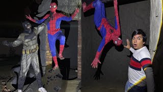 Spider-Man vs Bat-Man Fighting 😨 in My Zoo