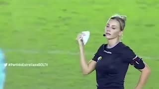 ARBITRA FINGE QUE IA DAR CARTÃO VERMELHO PRA JOGADOR E VIRALIZA NA INTERNET