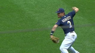 LAD@MIL: Gennett makes a backhanded stop at second