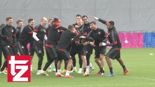 Lustiges Video: Hier wird Franck Ribéry im Training vermöbelt