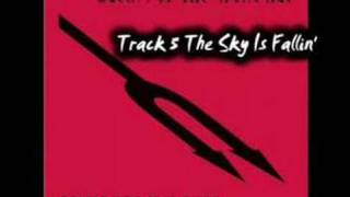 Queens of the Stone Age - The Sky Is Fallin'